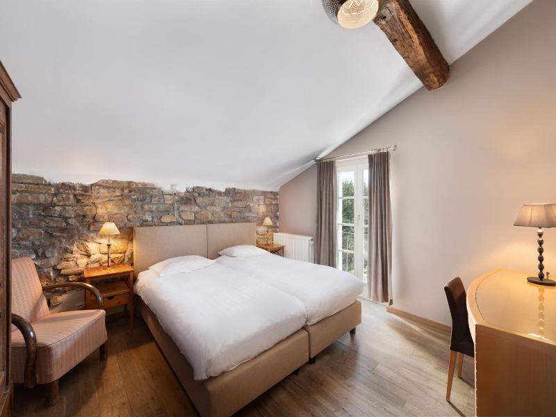 Hotel Aux Ecuries De La Reine image