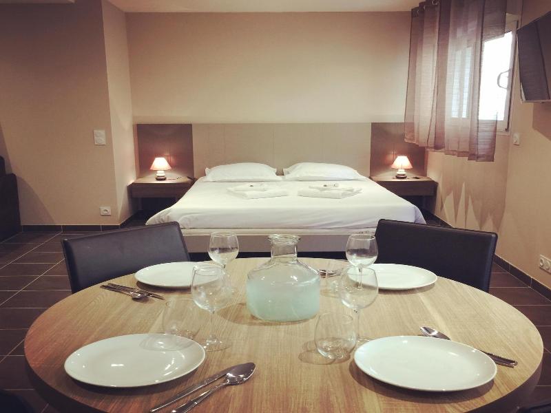 Villa Serafina Apartements image