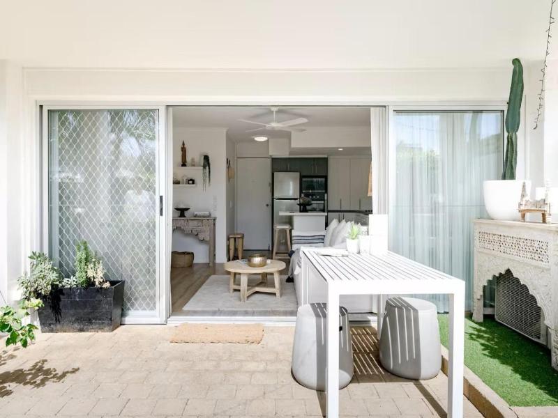 Noosa Parade Holiday Inn image