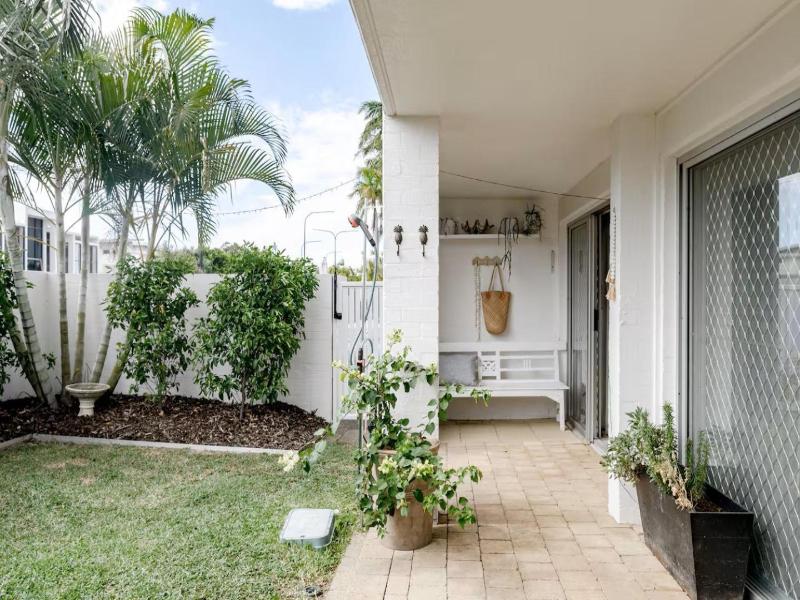 Noosa Parade Holiday Inn image