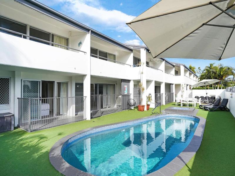 Noosa Parade Holiday Inn image