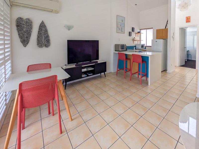 Noosa Parade Holiday Inn image