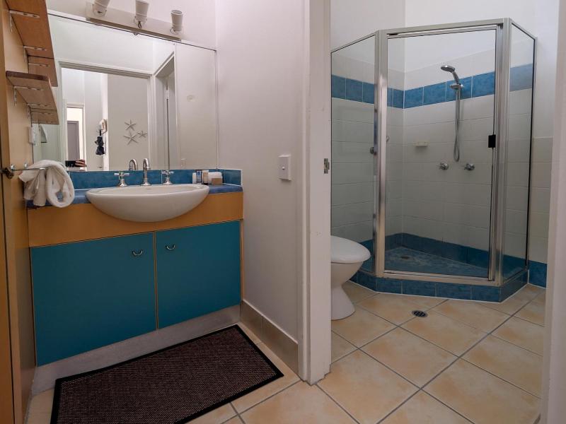 Noosa Parade Holiday Inn image