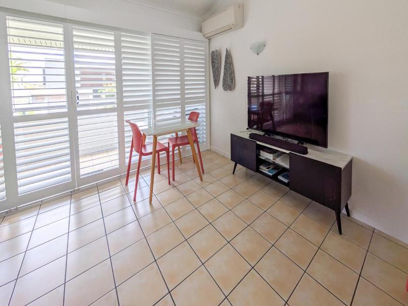 Noosa Parade Holiday Inn image