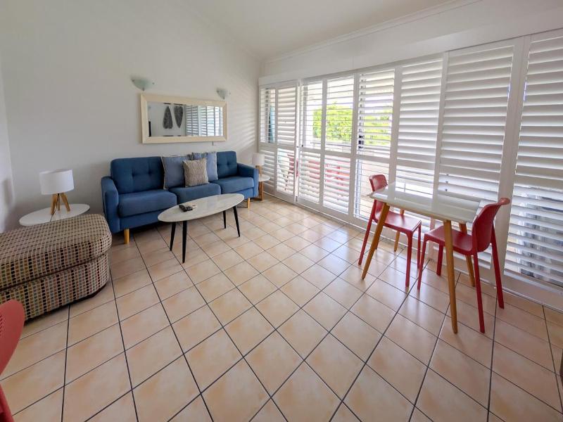 Noosa Parade Holiday Inn image