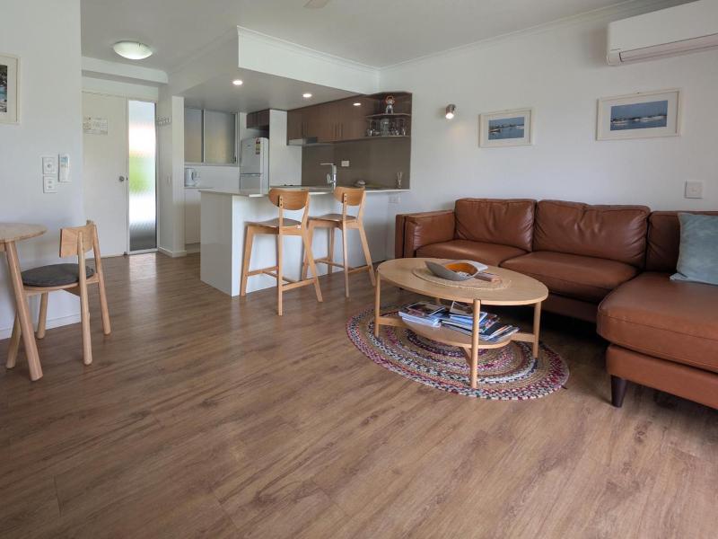 Noosa Parade Holiday Inn image