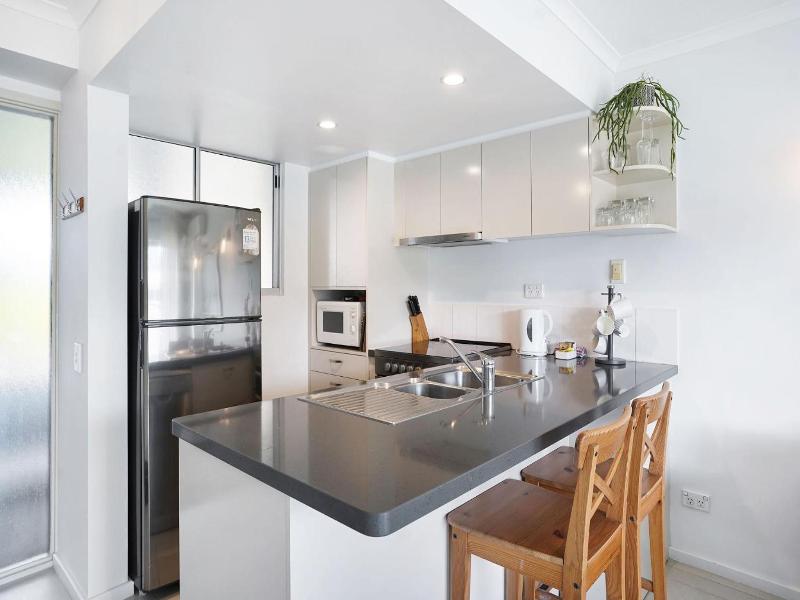 Noosa Parade Holiday Inn image