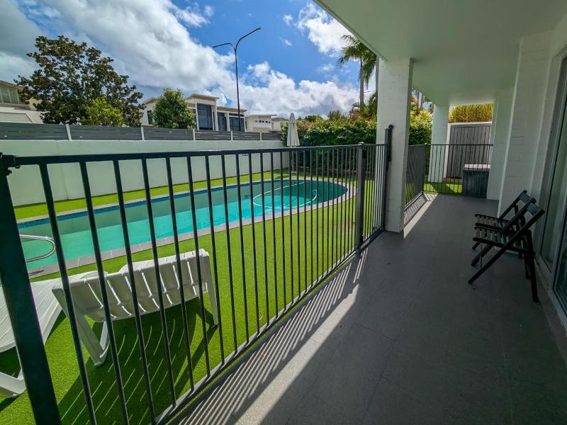 Noosa Parade Holiday Inn image