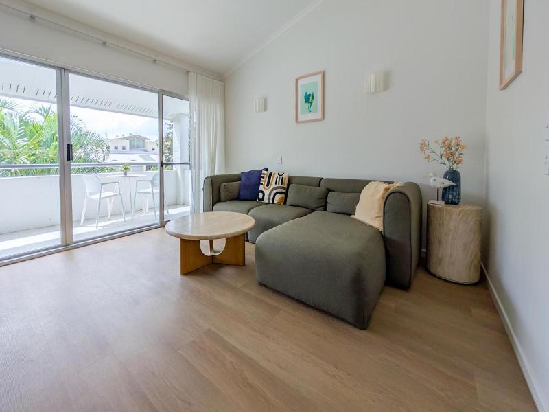 Noosa Parade Holiday Inn image