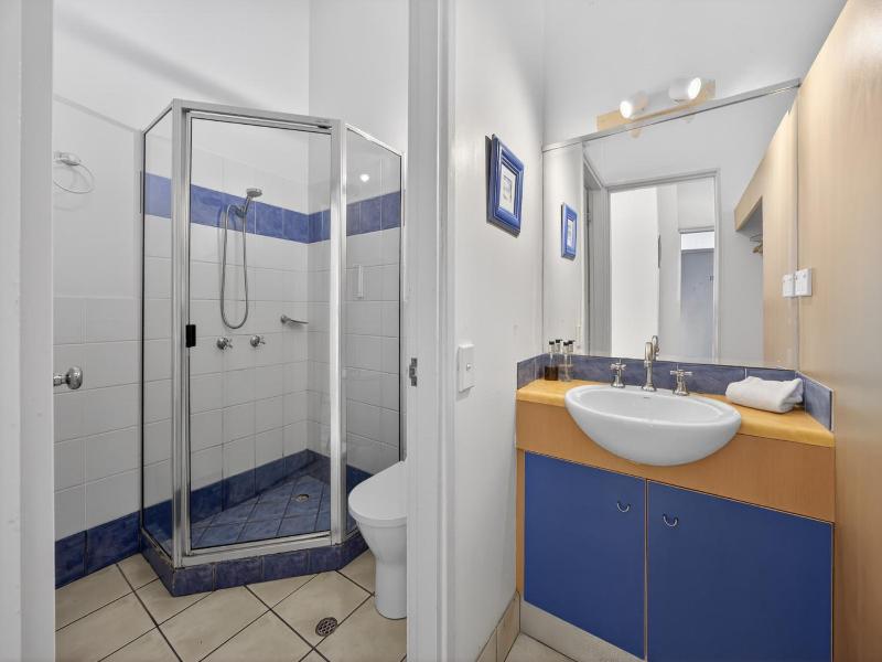 Noosa Parade Holiday Inn image