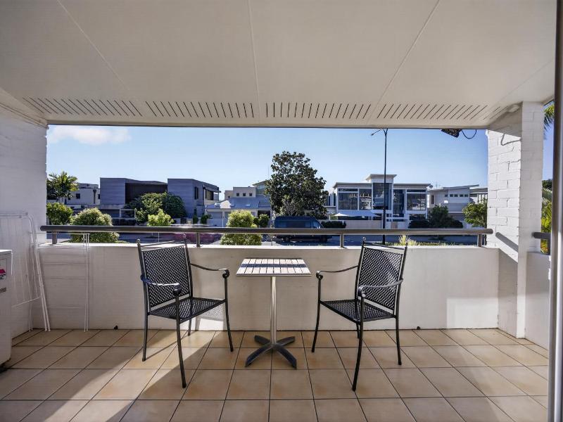 Noosa Parade Holiday Inn image