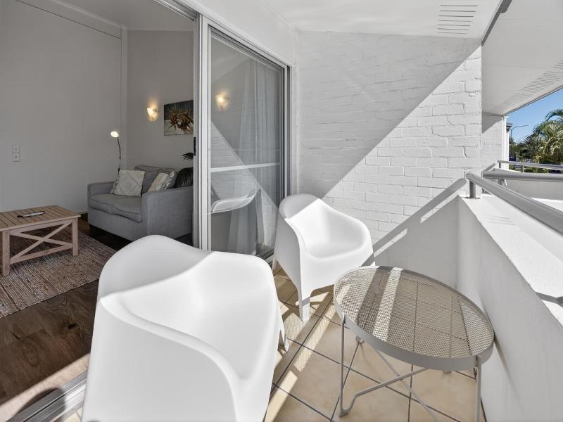 Noosa Parade Holiday Inn image