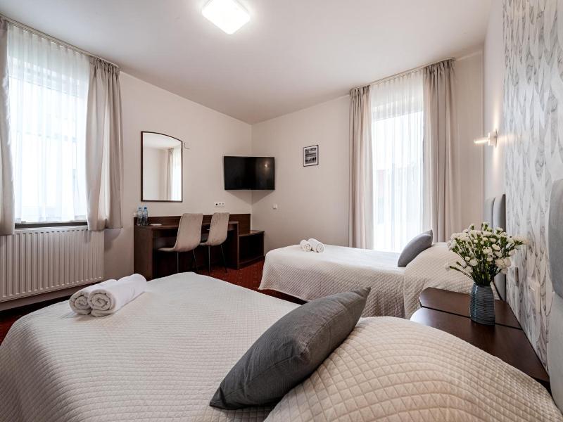 Hotel Na Uboczu image