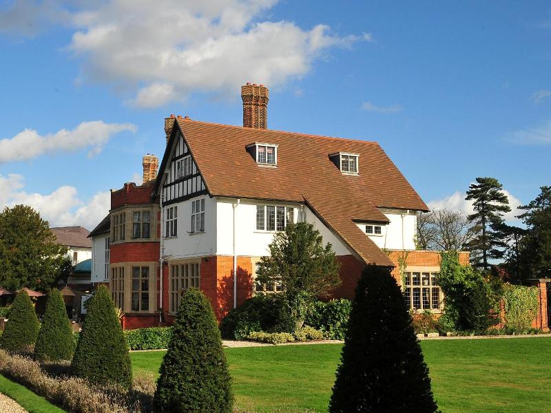 Greenwoods Hotel Spa image