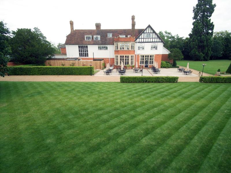 Greenwoods Hotel Spa image