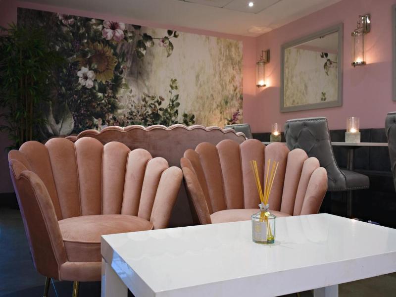 Greenwoods Hotel Spa image