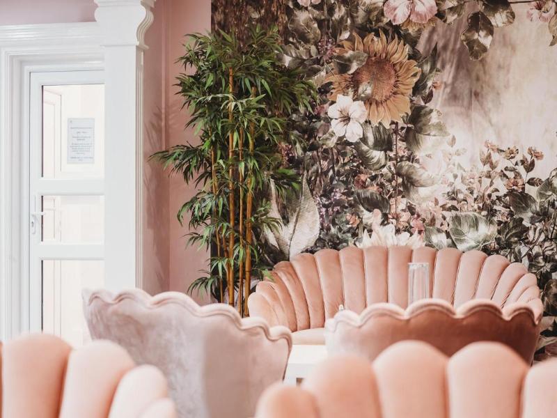Greenwoods Hotel Spa image