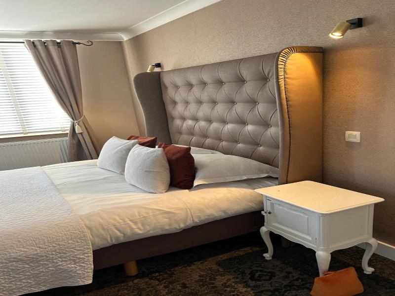 Hotel Vredehof image