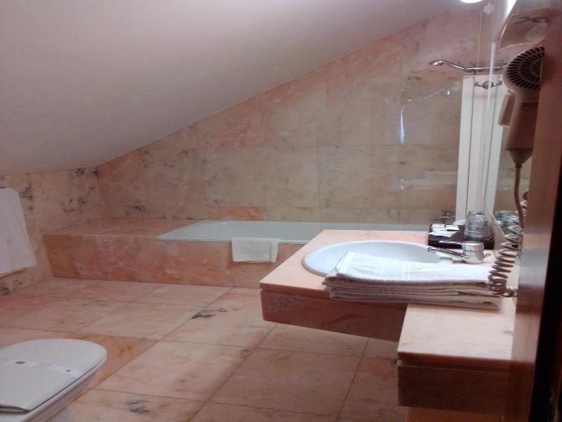 Hotel Acez image