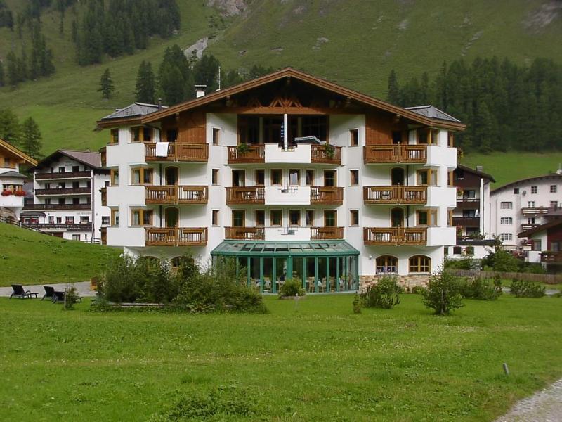 Hotel Garni Chasa Nova image