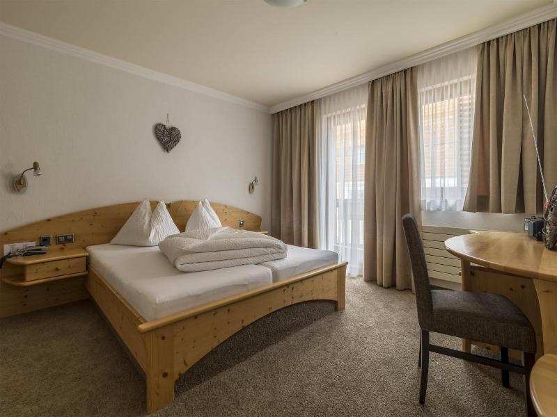 Hotel Garni Chasa Nova image