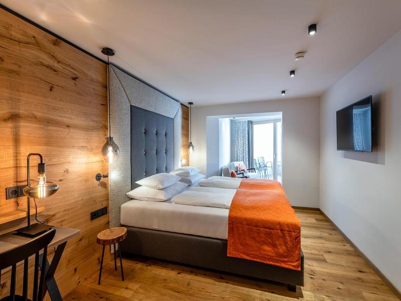 Hotel Das Zwv Lferhaus image