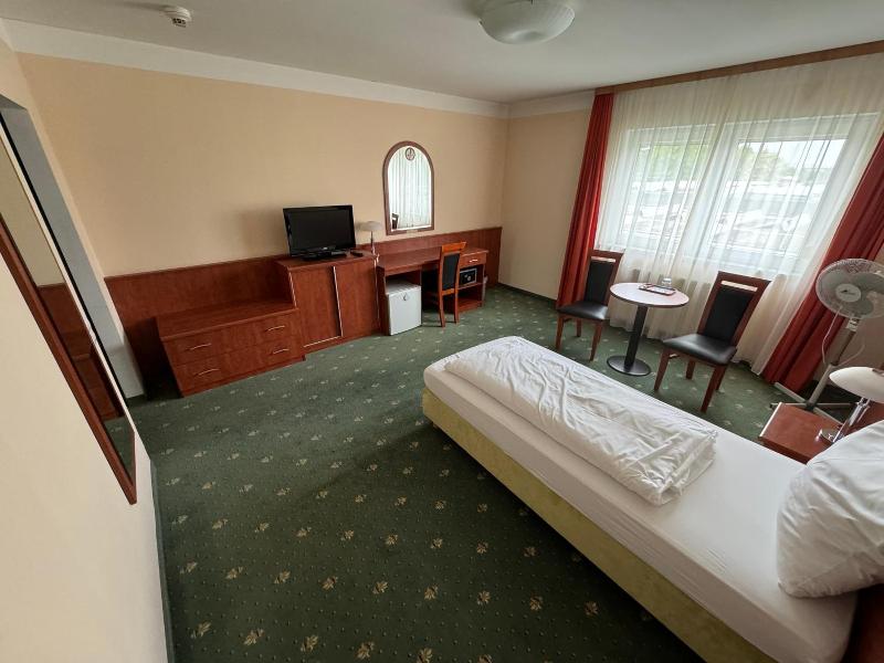 Hotel Breitenlee image