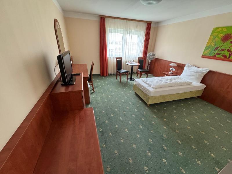 Hotel Breitenlee image