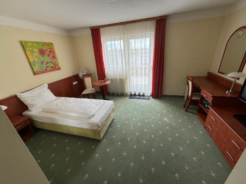Hotel Breitenlee image