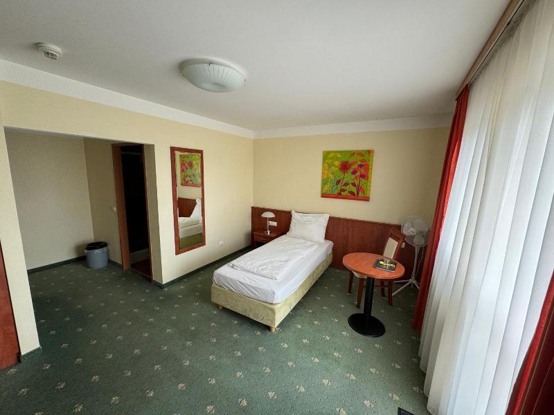 Hotel Breitenlee image