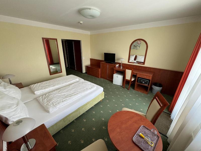 Hotel Breitenlee image