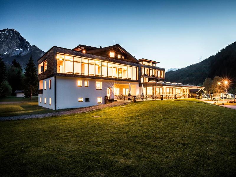 Hotel Fischer Am See image
