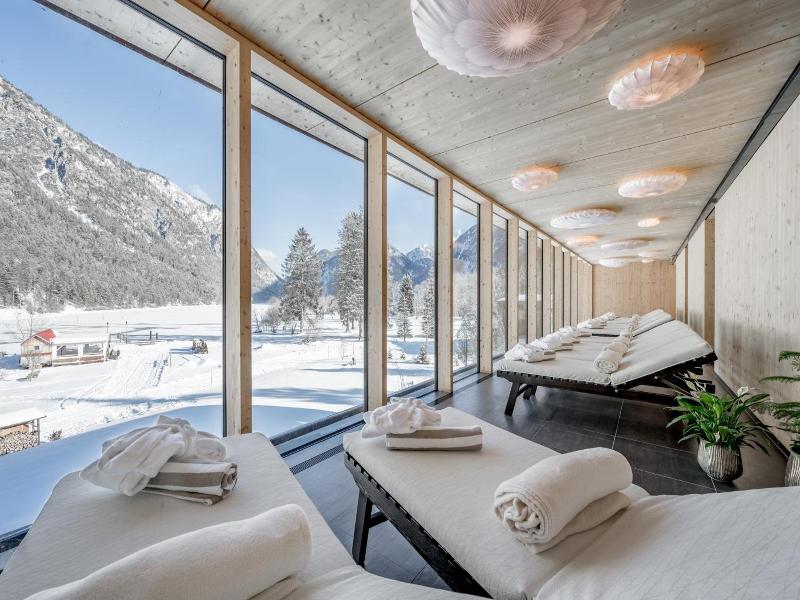 Hotel Fischer Am See image