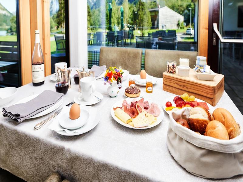 Hotel Fischer Am See image