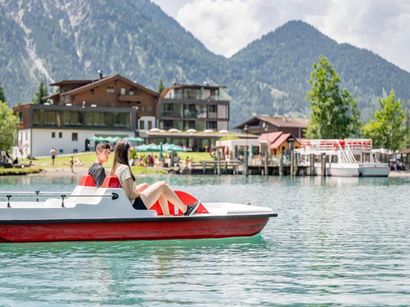 Hotel Fischer Am See image