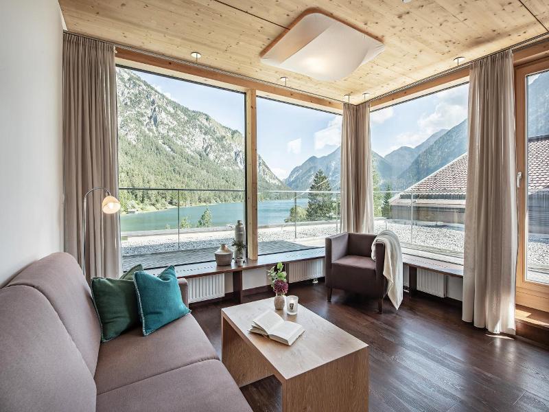 Hotel Fischer Am See image