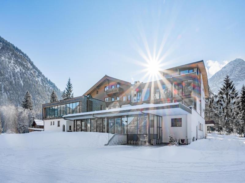 Hotel Fischer Am See image