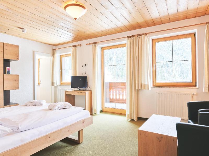 Hotel Fischer Am See image
