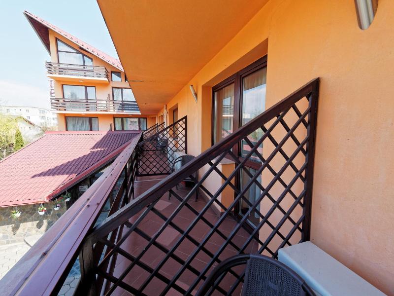 Hotel Oasis image
