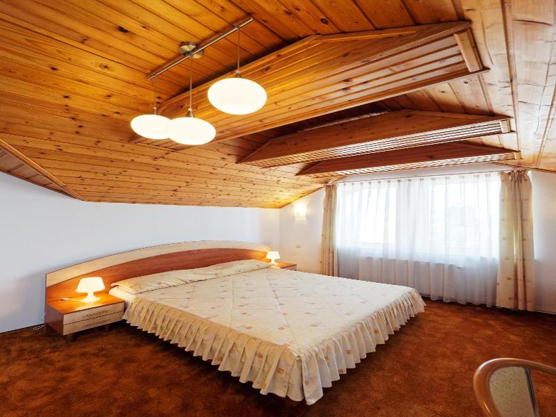 Hotel Oasis image