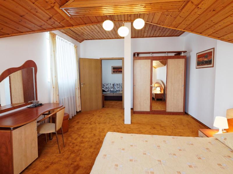 Hotel Oasis image