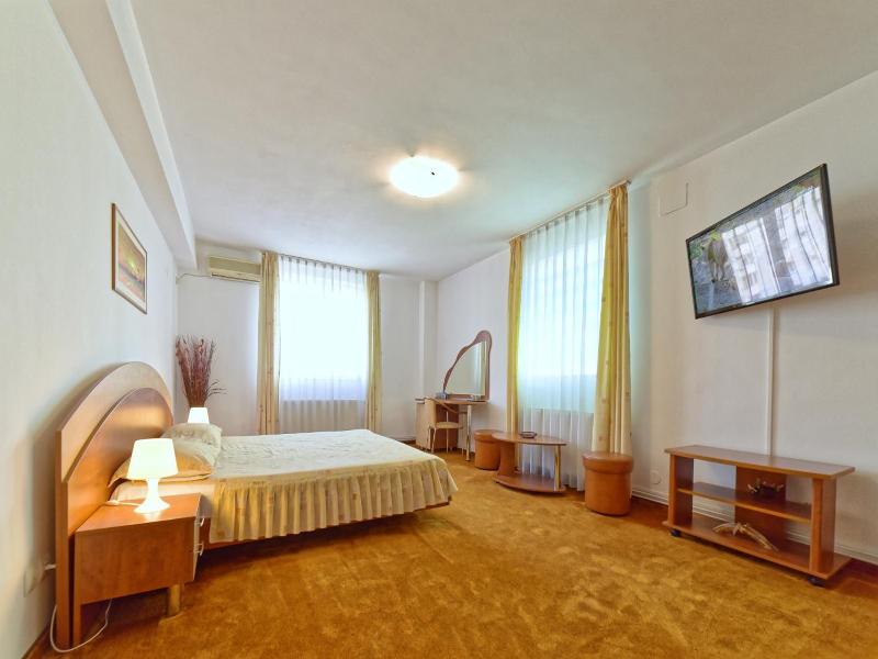 Hotel Oasis image
