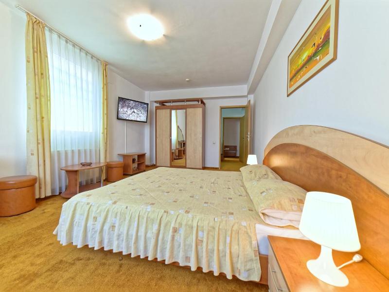 Hotel Oasis image