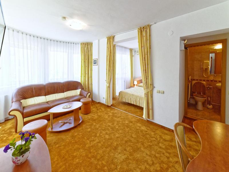 Hotel Oasis image
