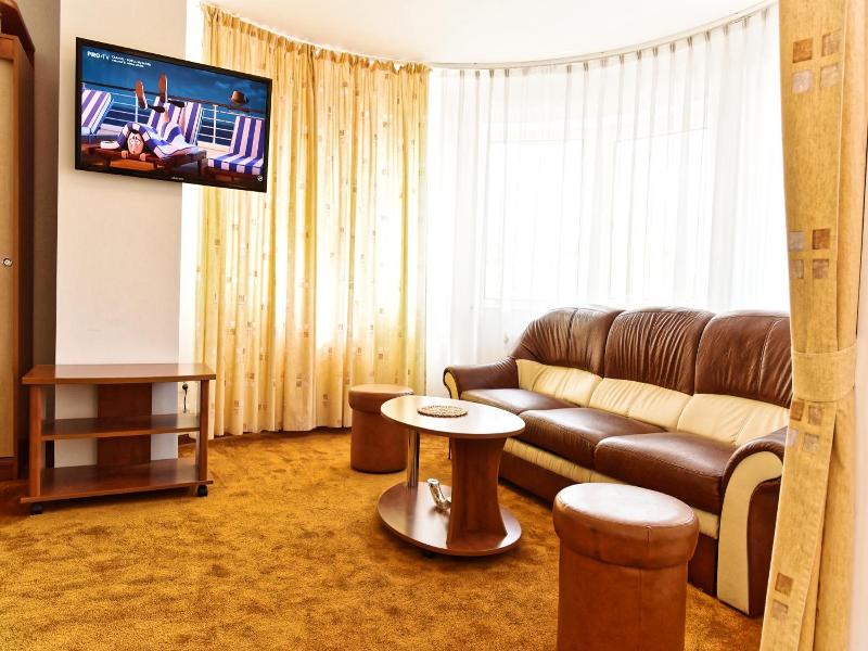 Hotel Oasis image