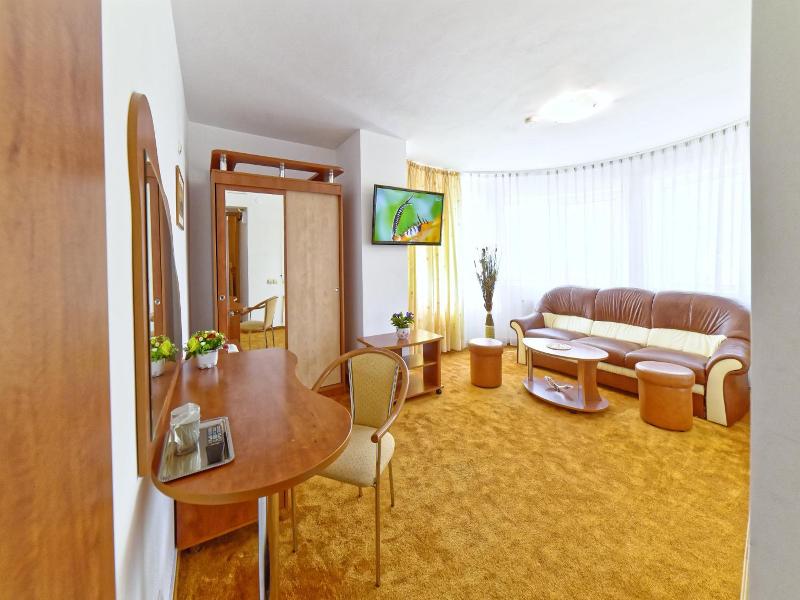 Hotel Oasis image