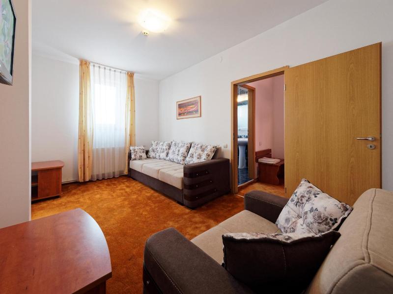 Hotel Oasis image
