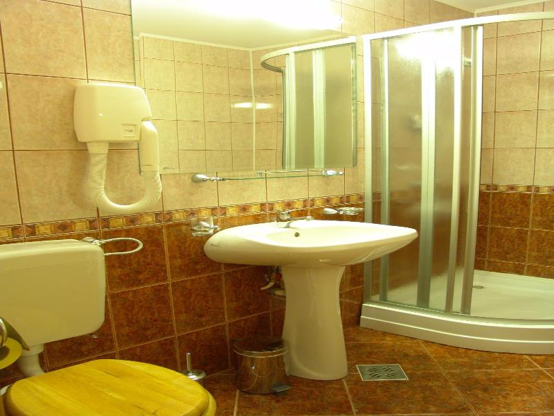 Hotel Oasis image