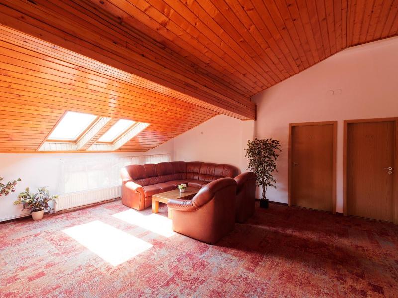 Hotel Oasis image