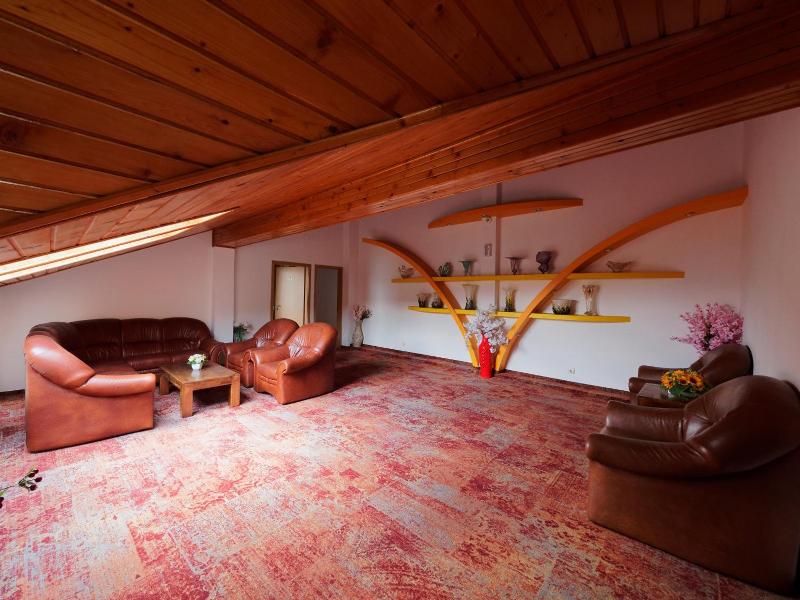 Hotel Oasis image